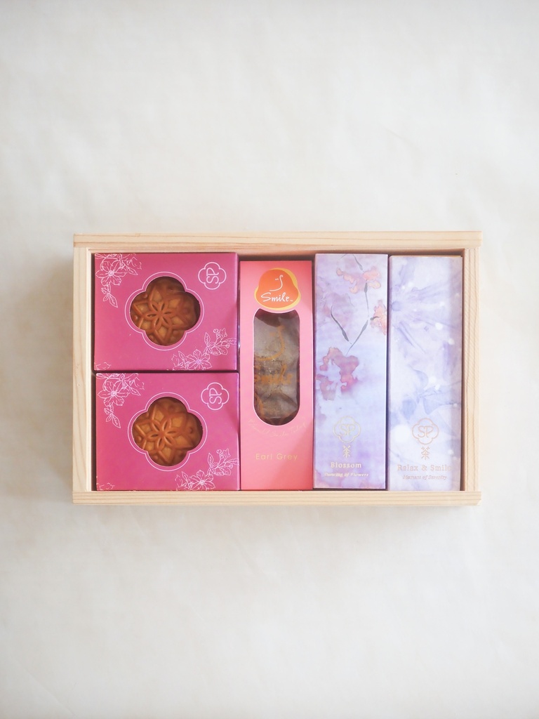 圓月 Blossom Moon