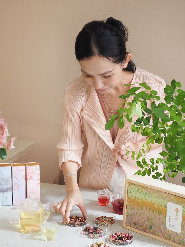 Tea Poetry - Apothecary 香草園